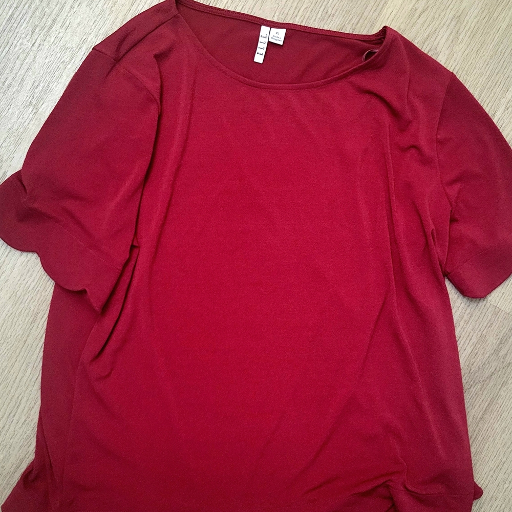 ELLE Women's Elegant Red Stretchy Top Size XL